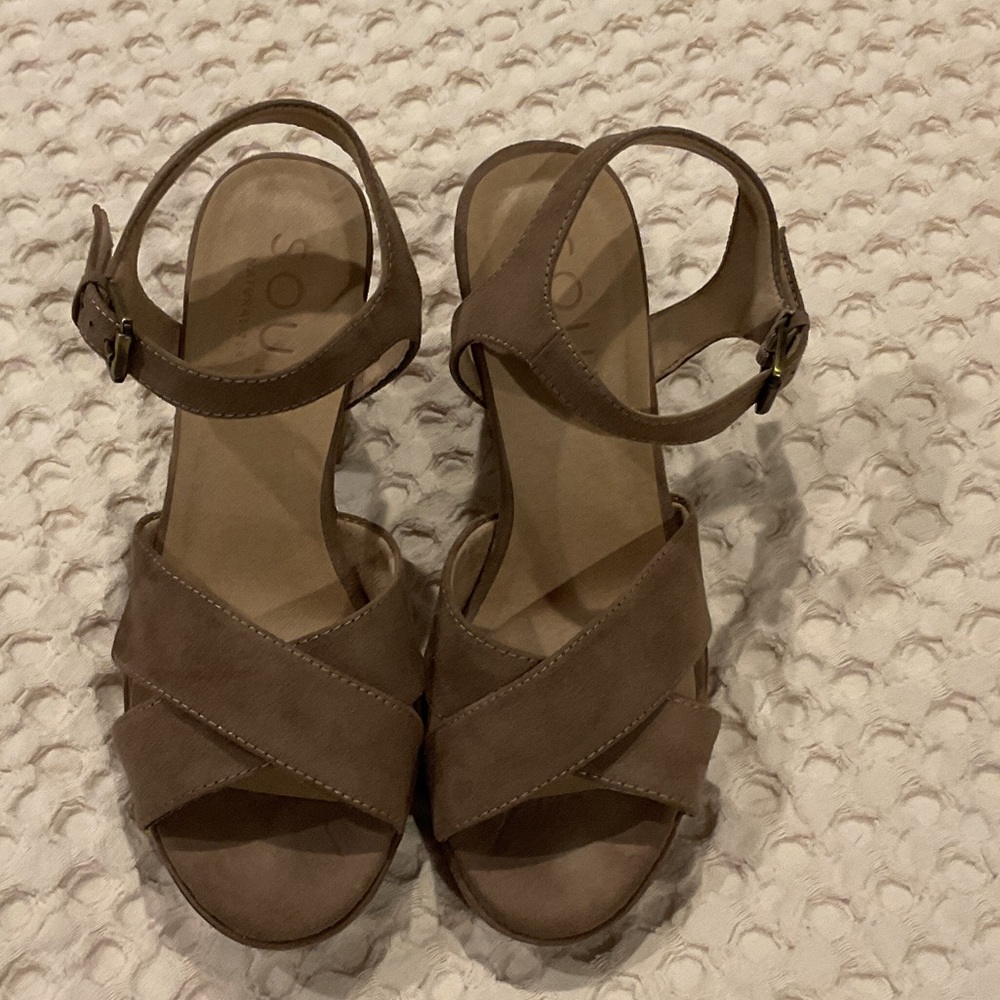Naturalizer Taupe Crisscross Ankle-Strap Sandals